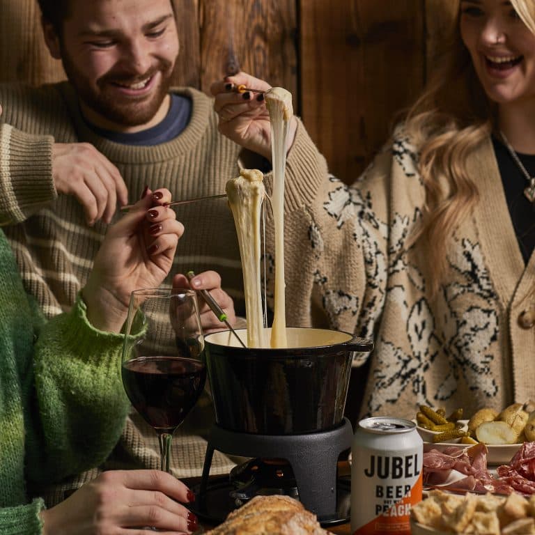 Cover Image for Savour the Slopes with Après-Ski Specials at The Jolly Farmer